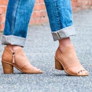 Sofft Molly Luggage Tan Bottie